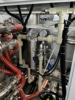 Máquina de limpeza de componentes de precisão em linha Aço inoxidável estável